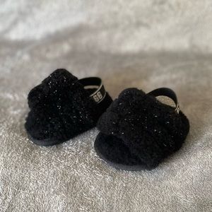 UGG® Fluff Slide Sandal size02/03